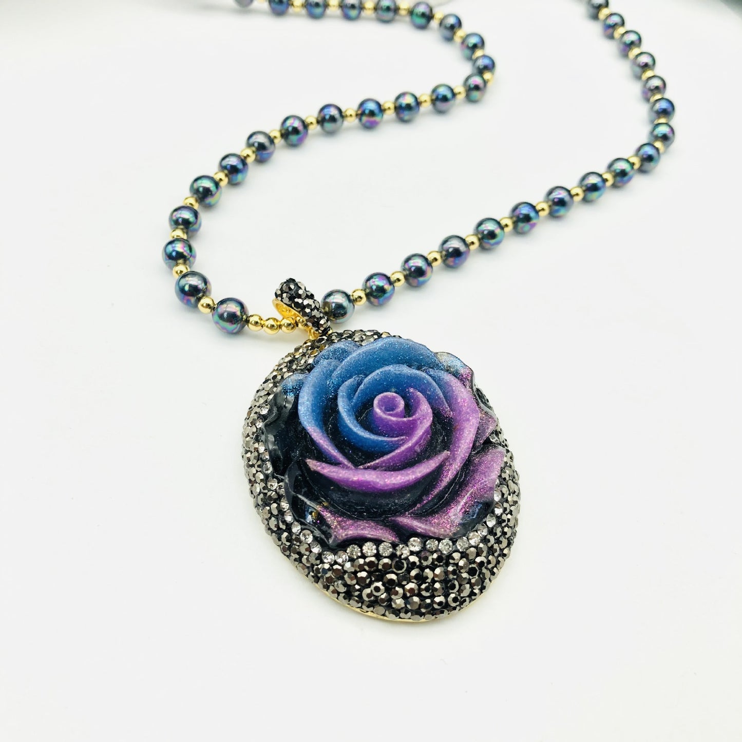 Dark night rose pendant pearl necklace