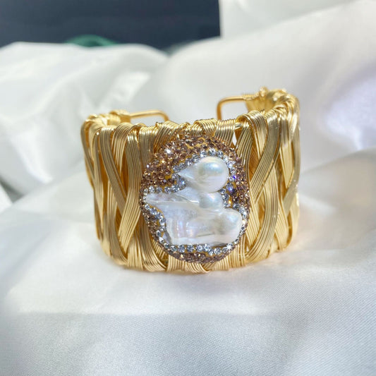 Natural baroque bracelet