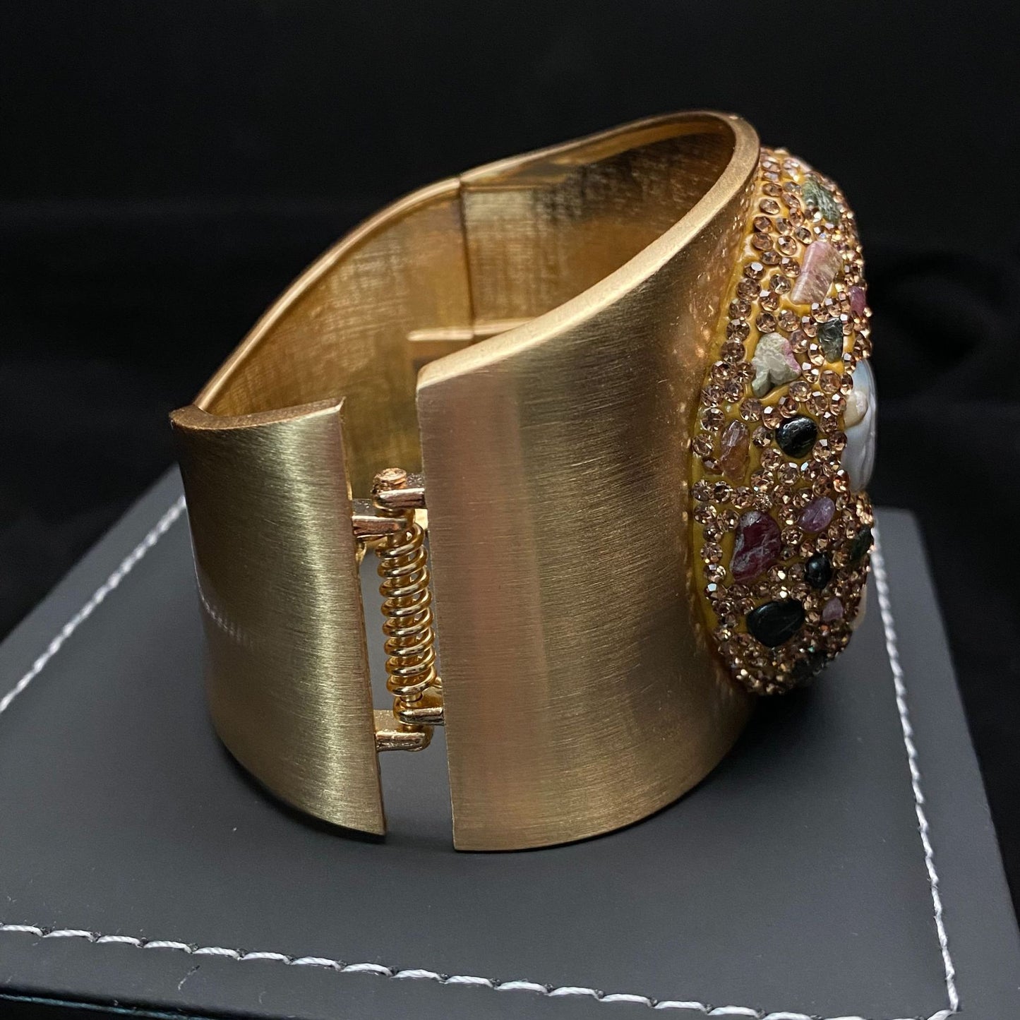 Freshwater baroque pearl bracelet