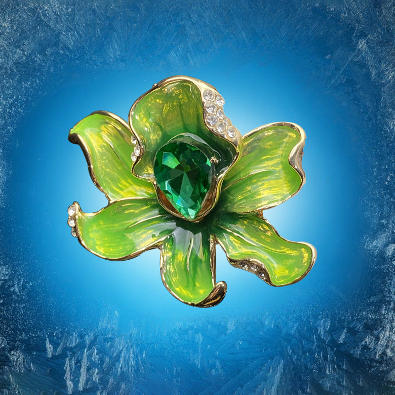 Green crystal brooch