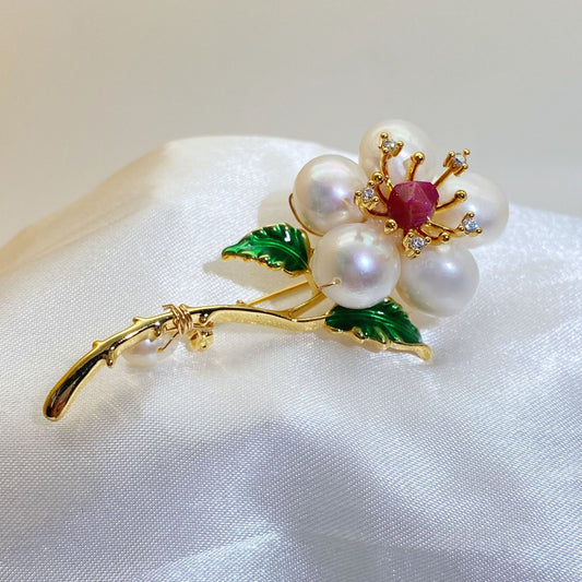Natural freshwater pearlwomen’s brooch