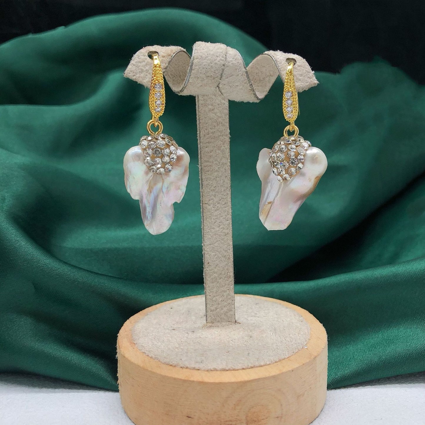 Baroque peal earrings