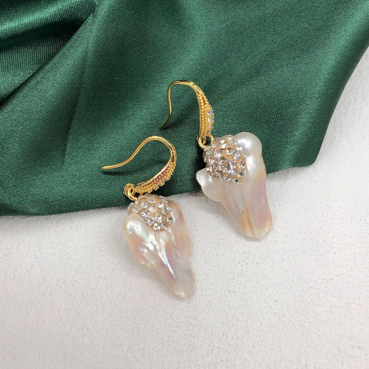 Baroque peal earrings