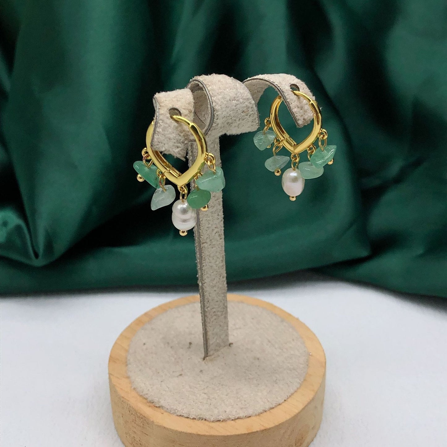 Green winter tent pearl earring