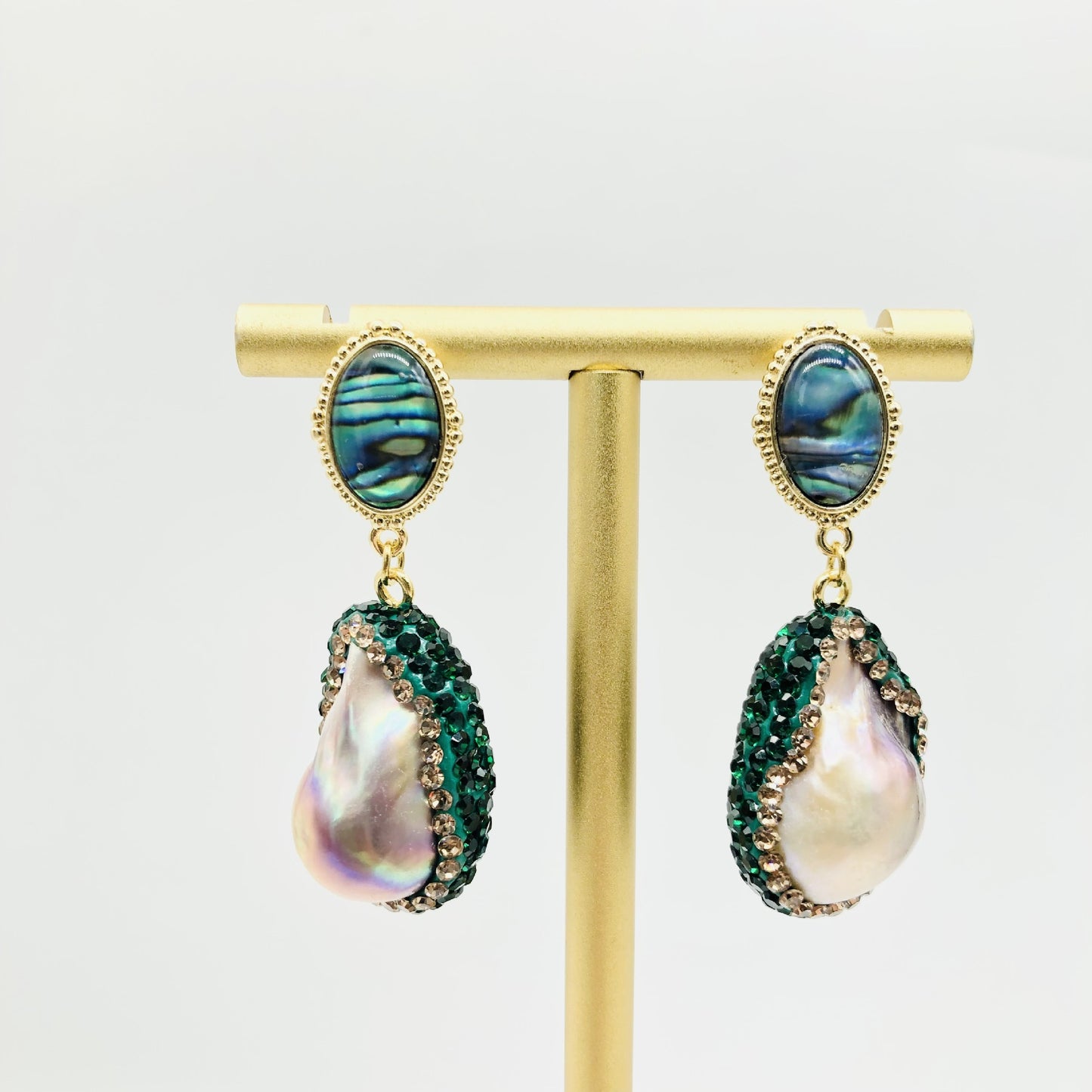 Court style inlaid green Czech diamond earrings