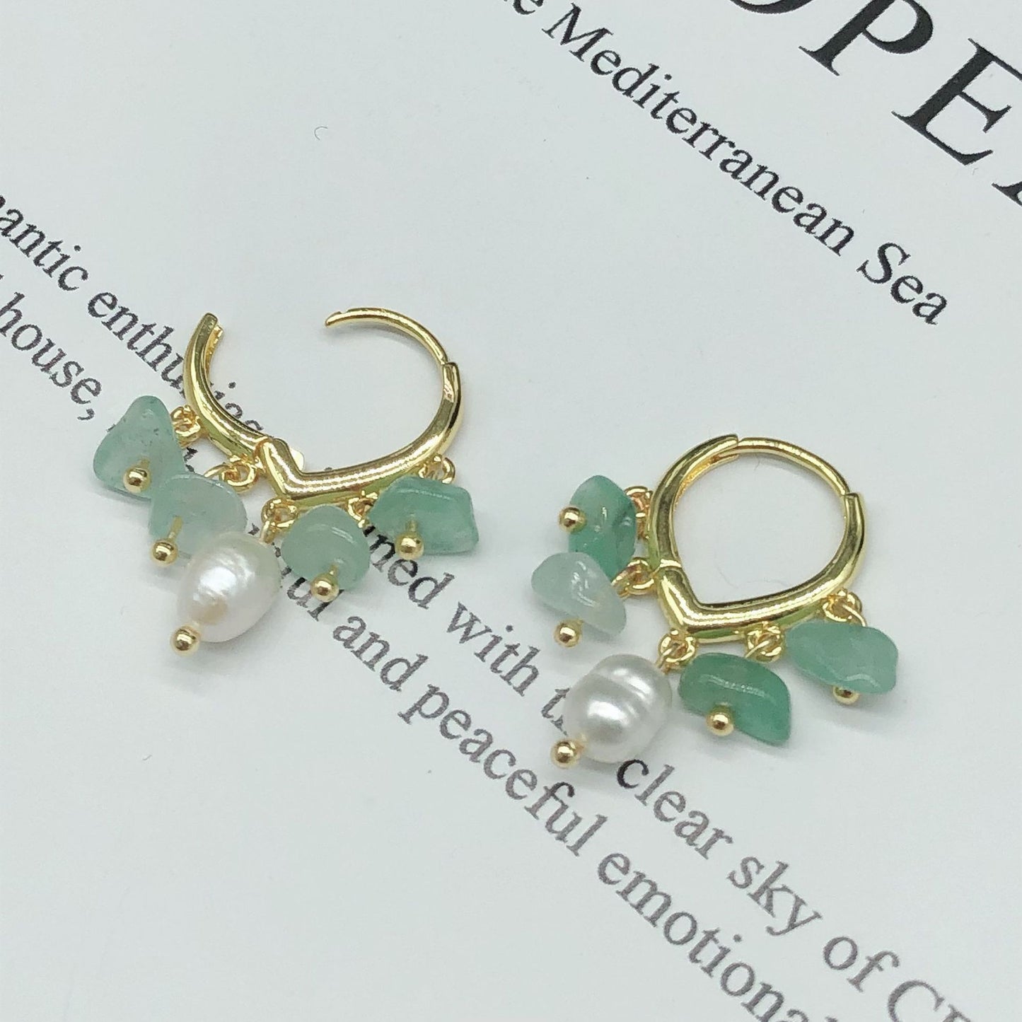 Green winter tent pearl earring