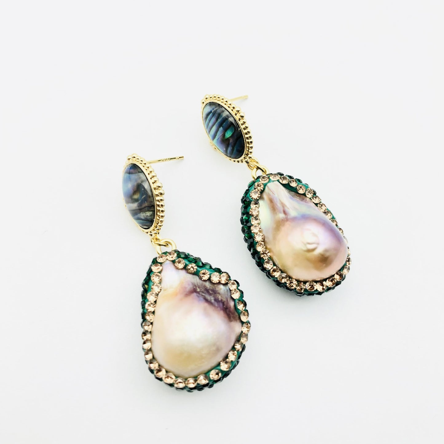 Court style inlaid green Czech diamond earrings