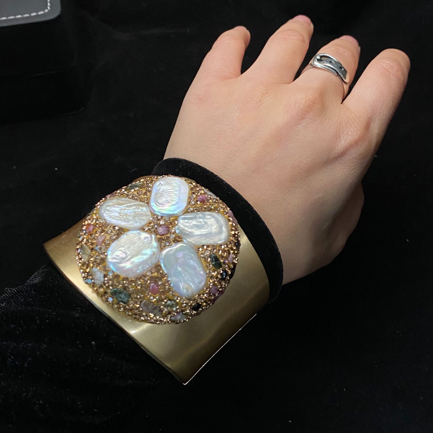 Freshwater baroque pearl bracelet