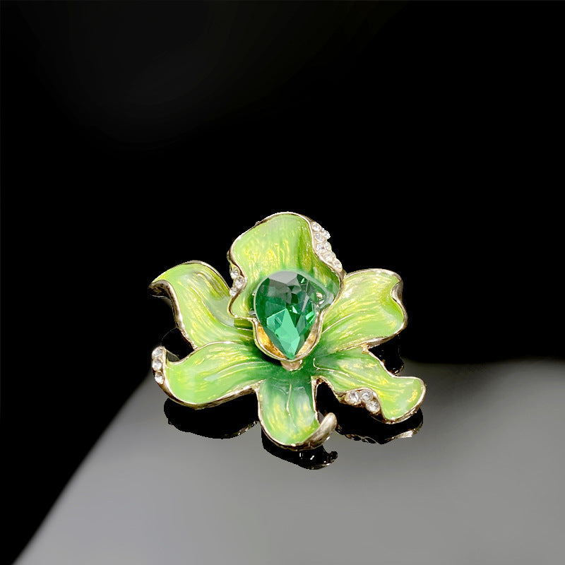 Green crystal brooch