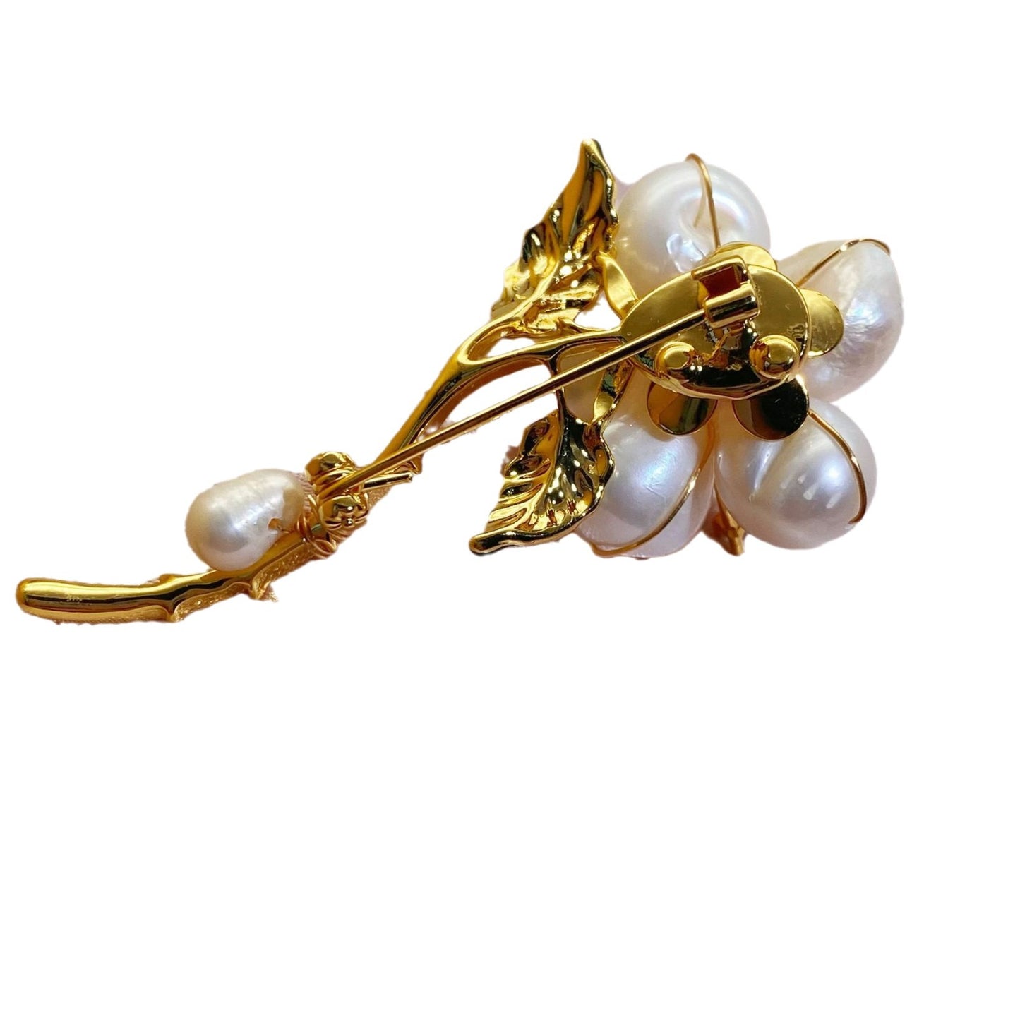 Natural freshwater pearlwomen’s brooch