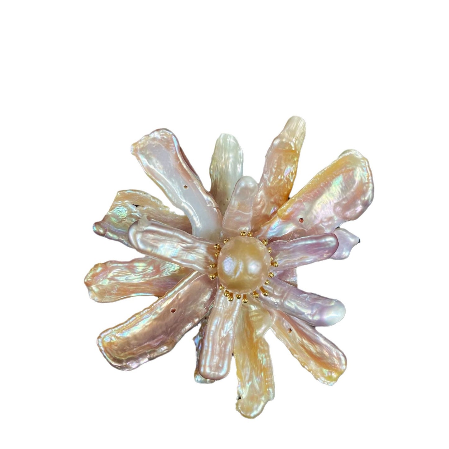 Loquat-shaped pearl chest brooch