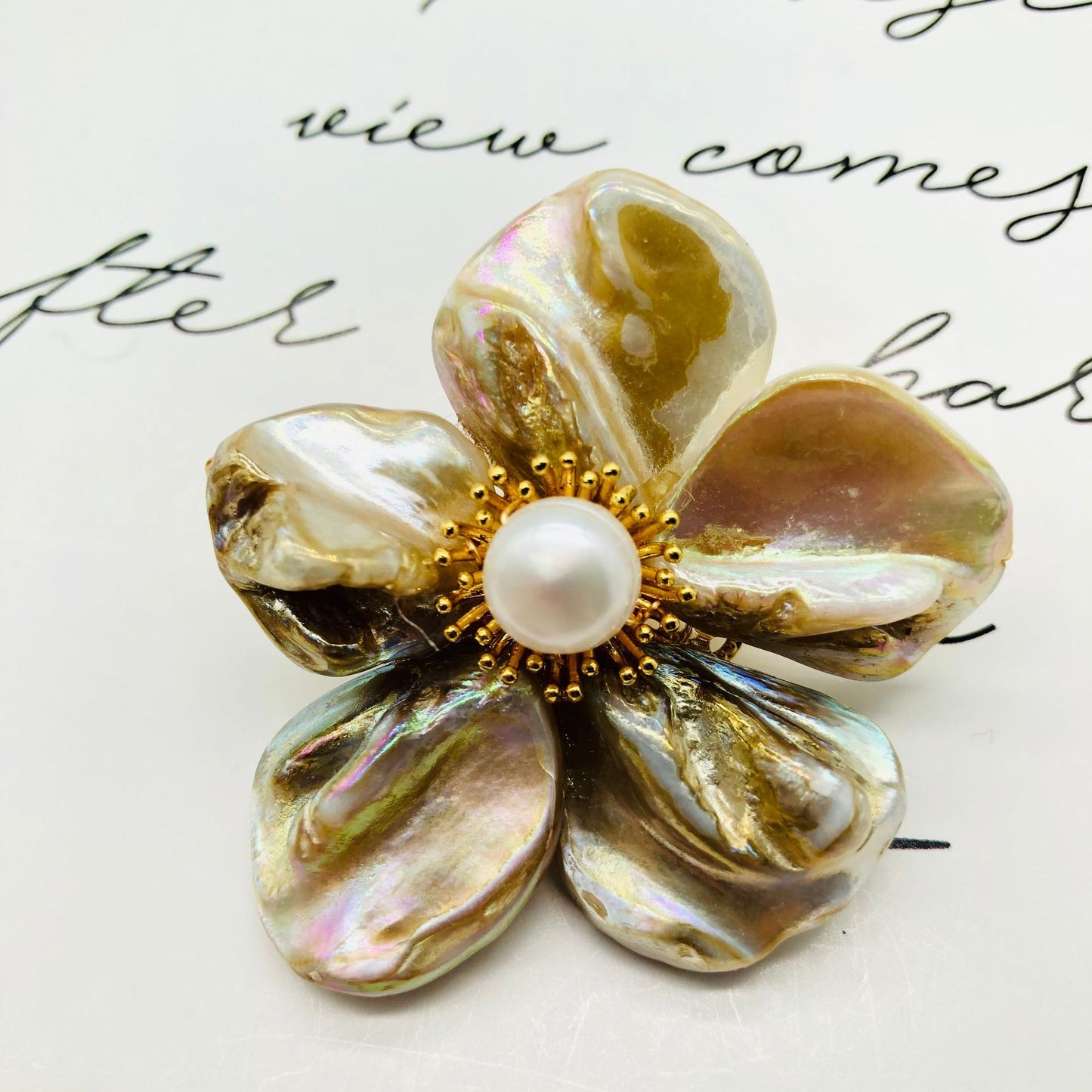 Shell five petal brooch