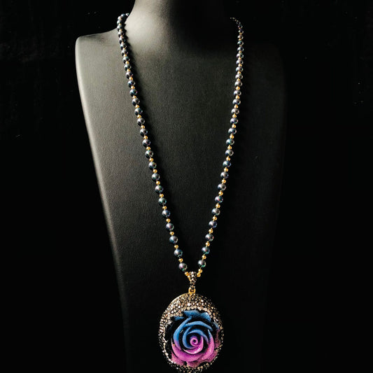 Dark night rose pendant pearl necklace