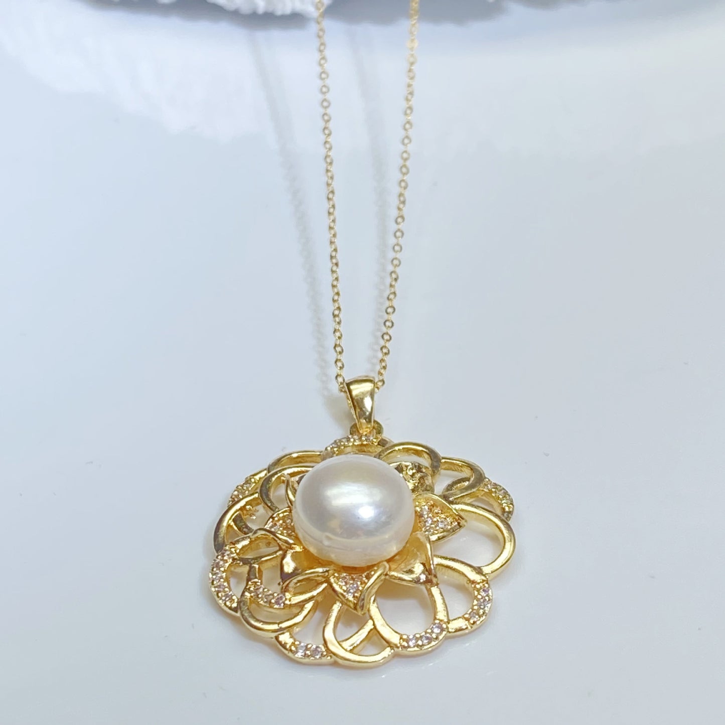 Silver-plated 18k gold pearl necklace