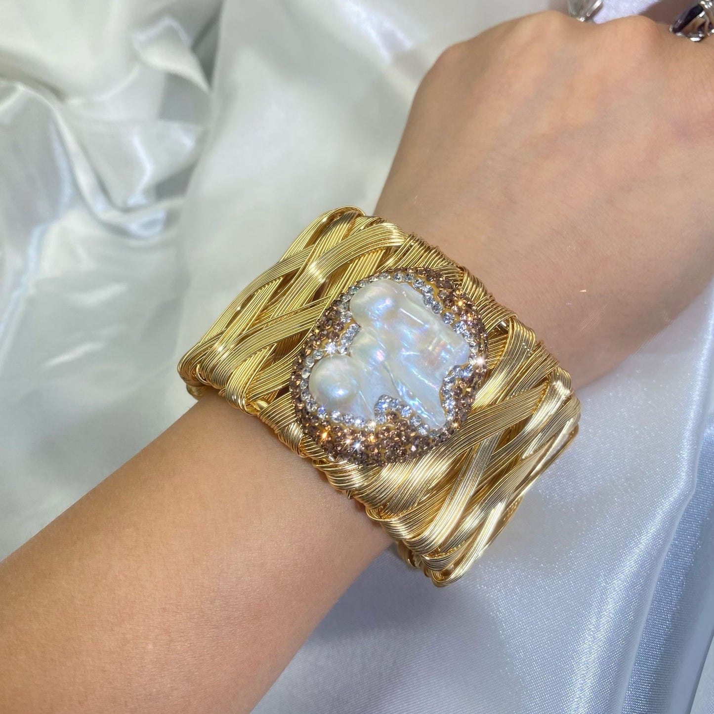 Natural baroque bracelet